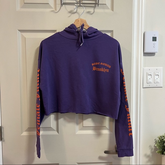 Long Sleeve Crop Top - Picture 1 of 4